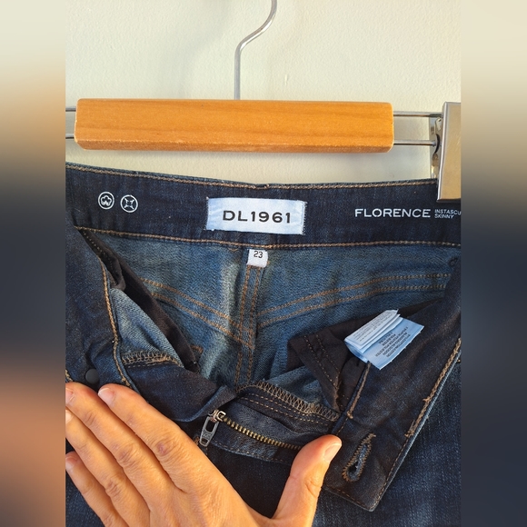 DL1961 Florence Dark Wash Darcy 23 - Picture 5 of 9